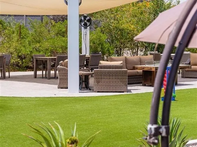 132 Fully Furnished, Amenities Galore Apartament