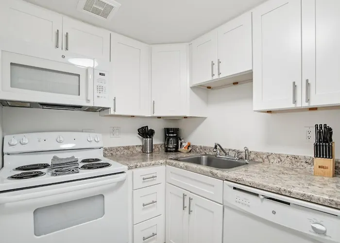 132 Fully Furnished, Amenities Galore